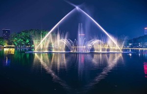 安徽芜湖：蓬勃发展的“夜经济”让这里的夜晚更加多彩
