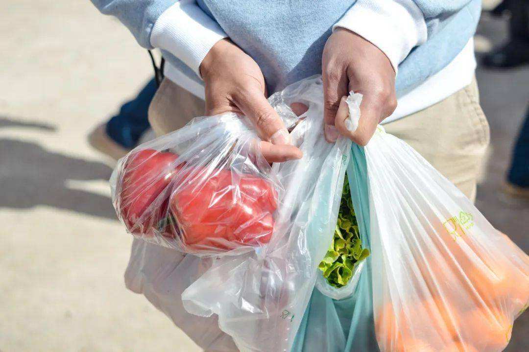 香港塑胶购物袋收费