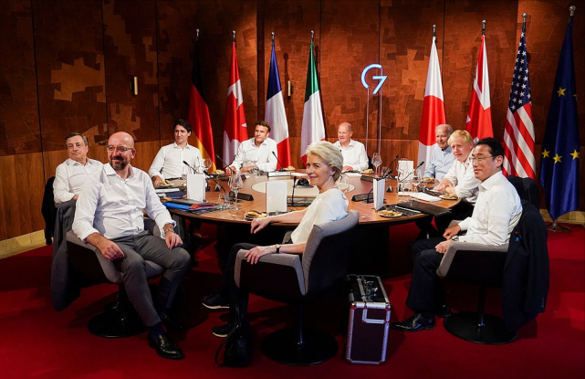 七国集团领导人在德国巴伐利亚阿尔卑斯山上举行G7峰会