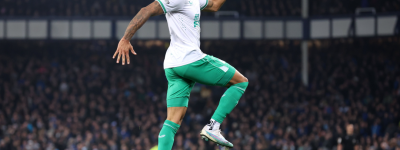 半场崩盘，曼联2-2憾平热刺！4-1大胜，英超土豪稳进欧冠