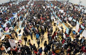 2022届高校毕业生将达1076万人，如何帮他们高质量就业？