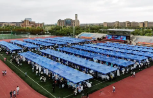 一场事关千万高校毕业生的“就业保卫战”，如何打赢？