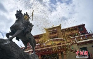 说唱艺人们口口相传中诞生了伟大英雄史诗《格萨尔王》