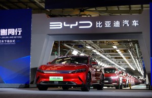 比亚迪披露2022年8月产销快报，新能源汽车单月销量174915辆