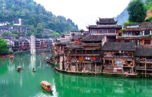 凤凰古城在哪里？凤凰古城旅游攻略自由行