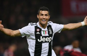 卡塔尔世界杯 | 10日看点：C罗何种方式出场？沃克能否防住姆巴佩？