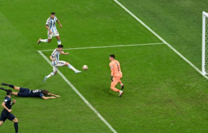 卡塔尔世界杯·人物 | 阿尔瓦雷斯：梅西身边的“布鲁查加”