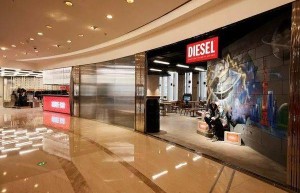 探索消费新范式，上海去年引入1073家首店