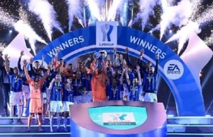 国际米兰赢下德比战 第七次捧起意大利超级杯