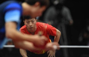 国乒“直通赛”北京挥拍 马龙樊振东首轮有惊无险