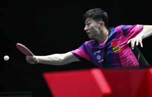 WTT新加坡大满贯赛：孙颖莎、王曼昱晋级 马龙赢下“国乒内战”