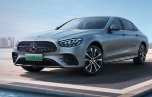 奔驰新款E级迭代换新，含插电混动多个版本尊贵豪华值得期待