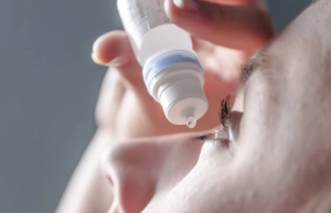 药品安全很重要：美国眼药水污染致14人失明！7个眼药水错误使用后果严重