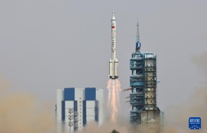 航空第一线：神舟十五号航天员乘组平安抵京，将进行隔离恢复期