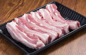 猪价跌破7元大关，卖猪企业狂亏近90亿