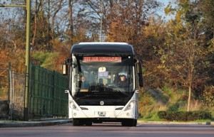 中国新能源汽车产业“链接”全球