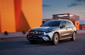 守正2022：聚焦豪华，奔驰坚持长期主义