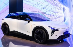 集度体验中心”三城齐开”,年内将推”三体版”定制车型