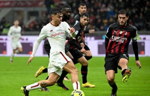 西甲综合：巴萨一球击败马竞坐稳榜首