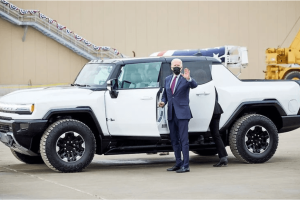 通用汽车(GM.US)考虑用中型电动皮卡扩展悍马产品线