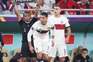 卡塔尔世界杯 | 谁人能敌岁月——记C罗泪别世界杯