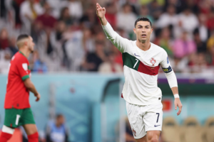 2022卡塔尔世界杯 | 让C罗连续替补 葡萄牙队主帅不后悔