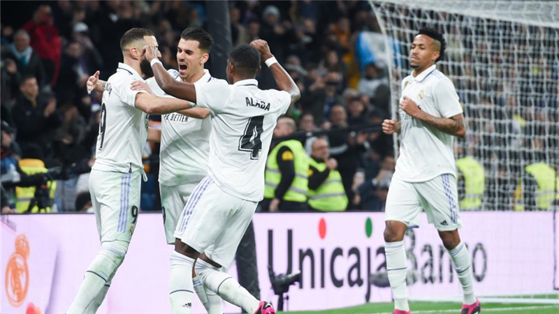 西甲单场：本泽马点球“梅开二度” 皇马4:0大胜埃尔切