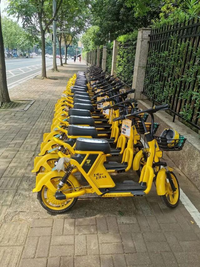 共享电动自行车 无序投放隐忧几多