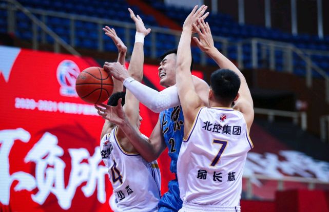 CBA常规赛：辽宁轻取上海 山西大胜北控